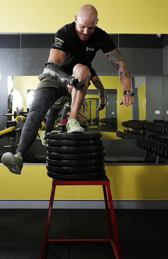 Paul de Gelder’s one-legged box jump on to seven plates of weight is incredibly hard thing for anyone to do.