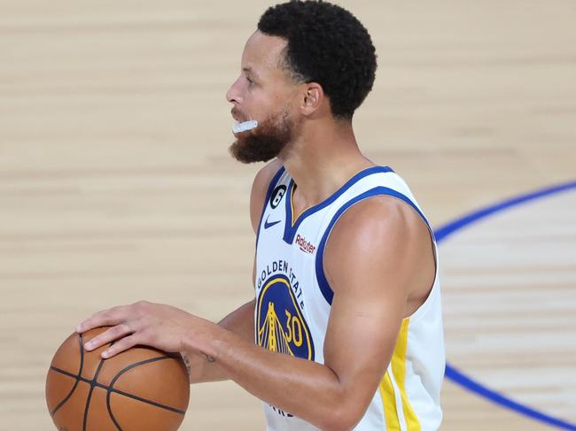 Can Stephen Curry and the Golden State Warriors go back-to-back in the NBA this season. Photo: Getty Images.