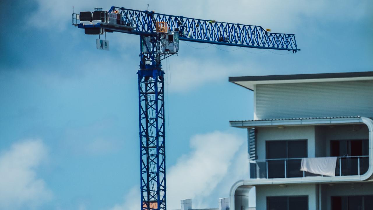 A Crane back on Darwins skyline as work progresses at the CDU City Campus. Picture: Glenn Campbell