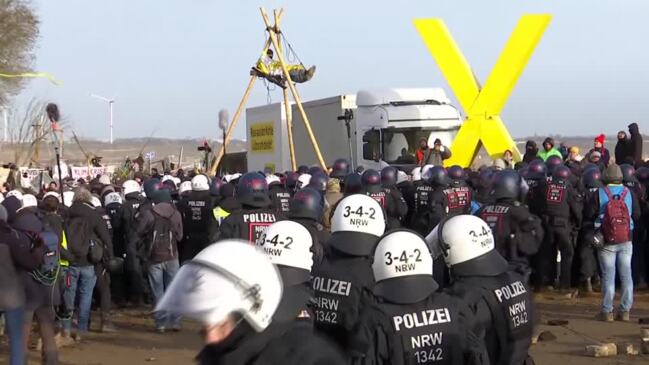 German anti-coal protesters given last warning