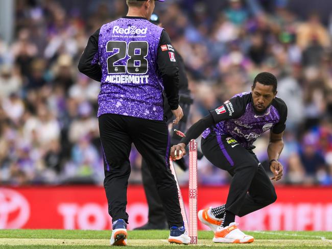 Chris Jordan finishes off a run out. Picture: Simon Sturzaker/Getty Images