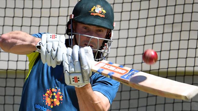 Australia's batsman Shaun Marsh hooks a ball away during training in Perth on December 13, 2018, ahead of the second cricket Test match against India. (Photo by William WEST / AFP) / --IMAGE RESTRICTED TO EDITORIAL USE - STRICTLY NO COMMERCIAL USE--