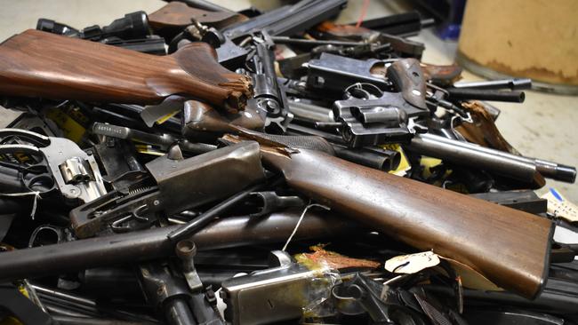 Researchers say it is ‘surprisingly easy’ for criminals to buy illegal guns.