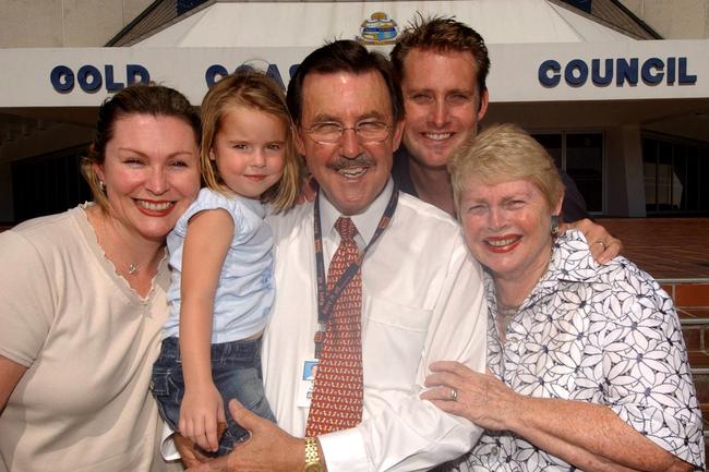 13 Feb 2004 Gold Coast Mayor Gary Baildon with wife Kathy, (R), daughter Anna, (L), son Andrew and granddaughter Jo Jo 4yrs, at the Gold Coast Council Offices. PicPaul/Riley headshot families mother father elections qld