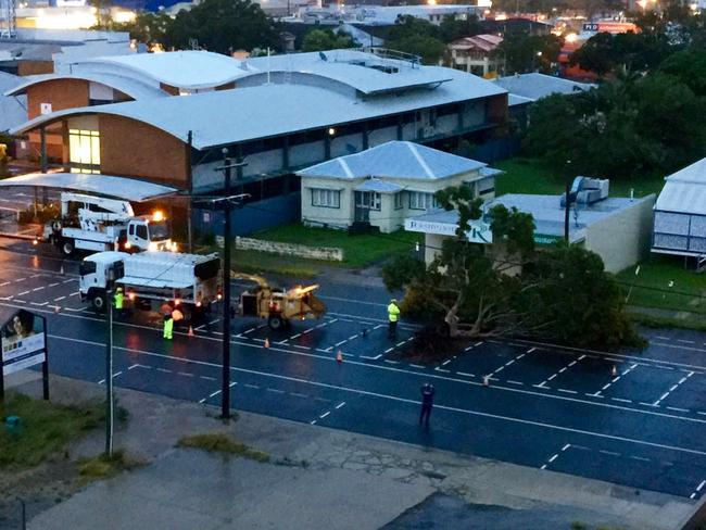Cyclone Debbie - Mackay - Emergency workers begin removing fallen tree in Mackay after #CycloneDebbie Permission given. Picture: Nigel Wadsworth/Twitter