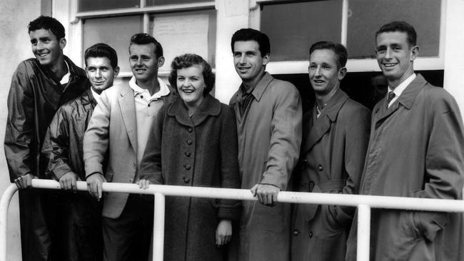 Aussies getting ready for Wimbledon 1959 (l-r) Bob Hewitt, Martin Mulligan, Kenny Fletcher, Jan Lehane, Ashley Cooper, Rod Laver and Frank Gorman.