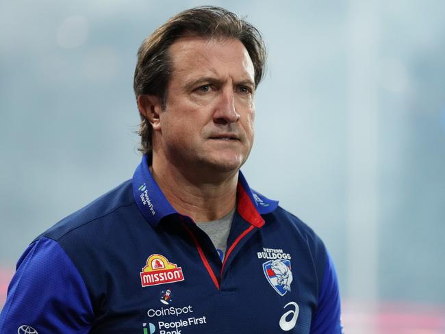 MELBOURNE, AUSTRALIA - JUNE 15: Luke Beveridge, Senior Coach of the Bulldogs looks on during the round 14 AFL match between Western Bulldogs and Fremantle Dockers at Marvel Stadium, on June 15, 2024, in Melbourne, Australia. (Photo by Daniel Pockett/Getty Images)