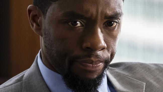 Chadwick Boseman in a scene from the movie 21 Bridges.