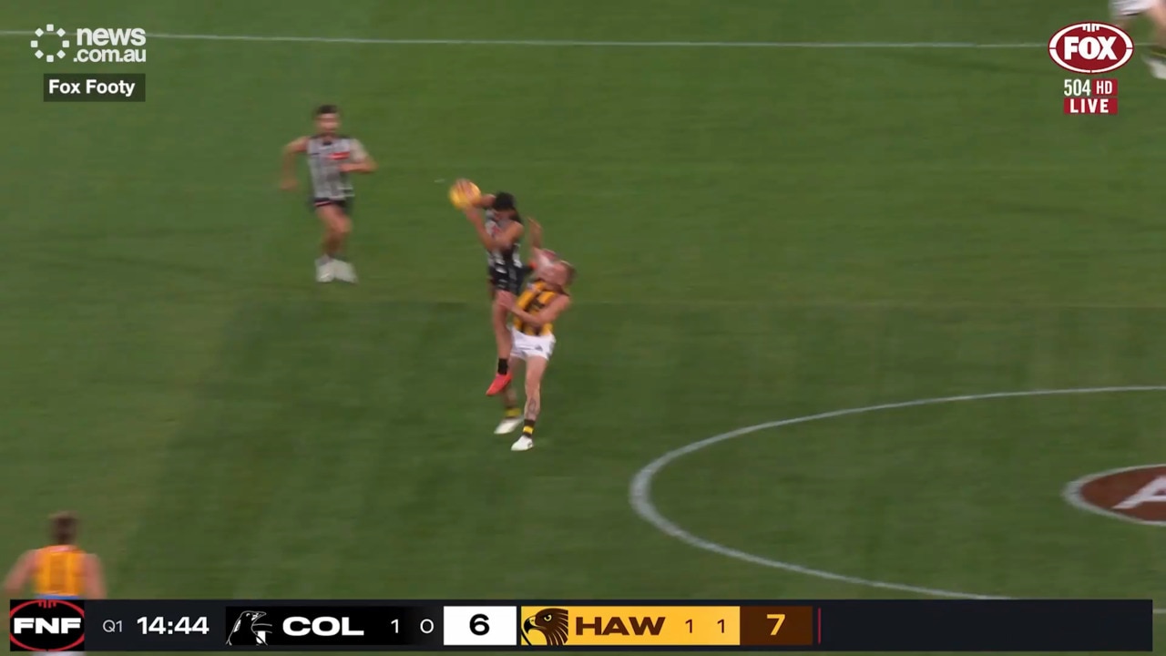 Nick Daicos finally takes a contested mark against Hawthorn