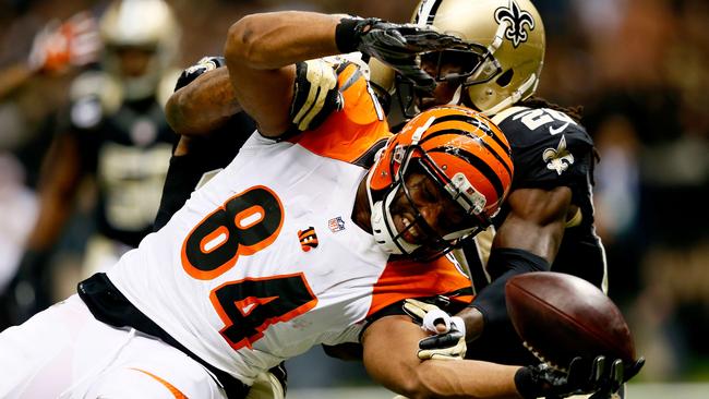 Jermaine Gresham #84 of the Cincinnati Bengals recovers for a touchdown.