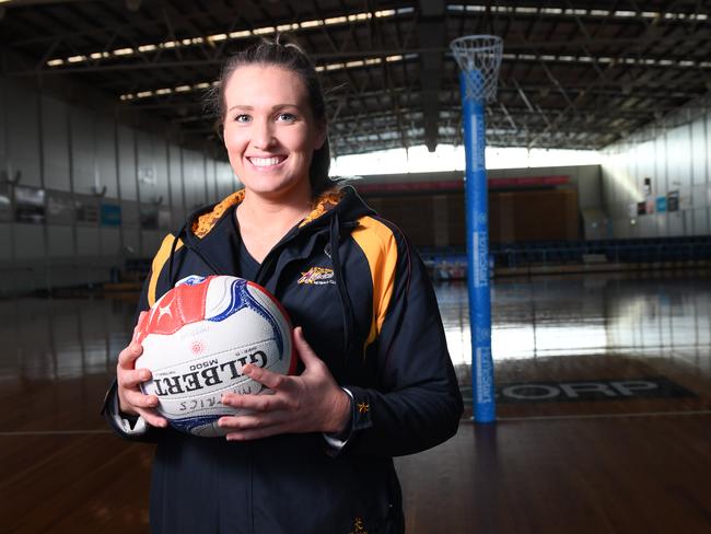 Matrics goal shooter Laura Packard. Picture: AAP/Mark Brake)