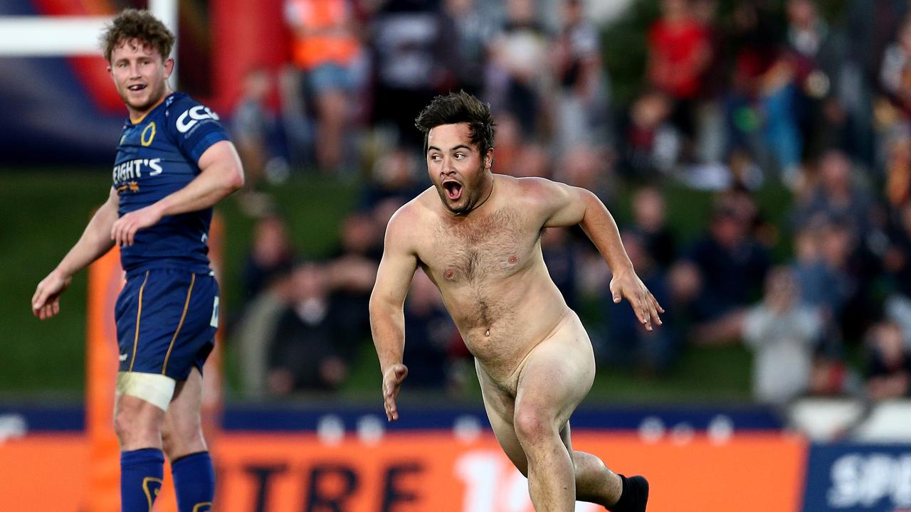 Rugby Streaker Leaves Nothing To The Imagination The Mercury