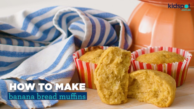 How to make banana bread muffins