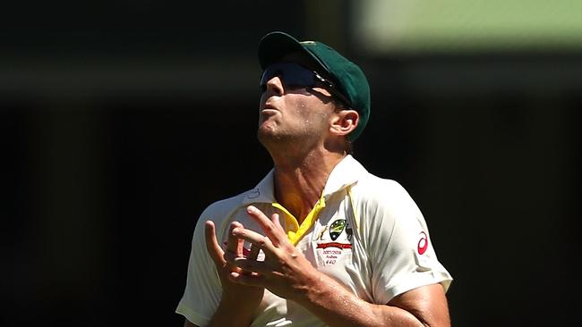 SYDNEY, AUSTRALIA - JANUARY 05: Josh Hazlewood of Australia drops Moeen Ali of England off the bowling of Pat Cummins of Australia during day two of the Fifth Test match in the 2017/18 Ashes Series between Australia and England at Sydney Cricket Ground on January 5, 2018 in Sydney, Australia. (Photo by Ryan Pierse/Getty Images)