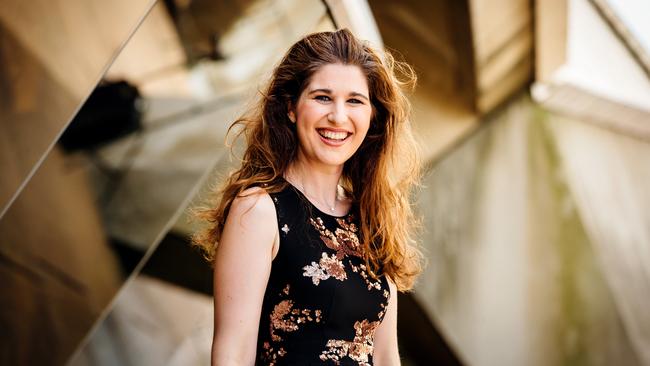 For Review’s Isolation Room series by The Australian newspaper, soprano Nicole Car sings La Vie en Rose, performed with her husband Etienne Dupuis inside their apartment in Paris. Image cropped from photograph by Jonathan Ng, February 2018.