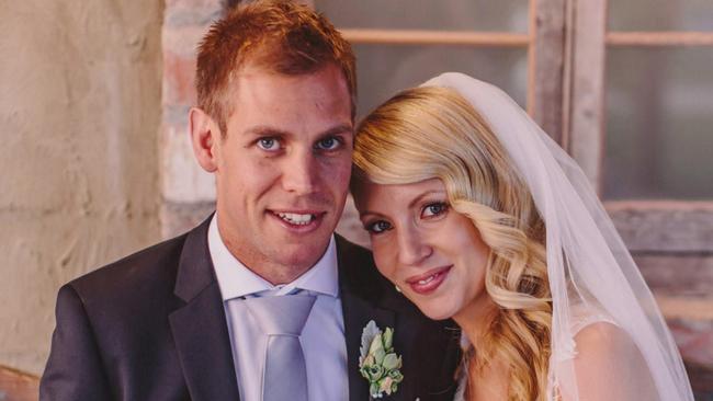 Gold Coast dad Aaron Groot, pictured with wife Claire, died after a battle with malignant melanoma. Photo: Supplied.