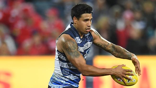 Tim Kelly of the Cats is seen in action during the Round 11 AFL match between the Geelong Cats and the Sydney Swans at the GMHBA Stadium in Geelong, Saturday, June 1, 2019. (AAP Image/Julian Smith) NO ARCHIVING, EDITORIAL USE ONLY