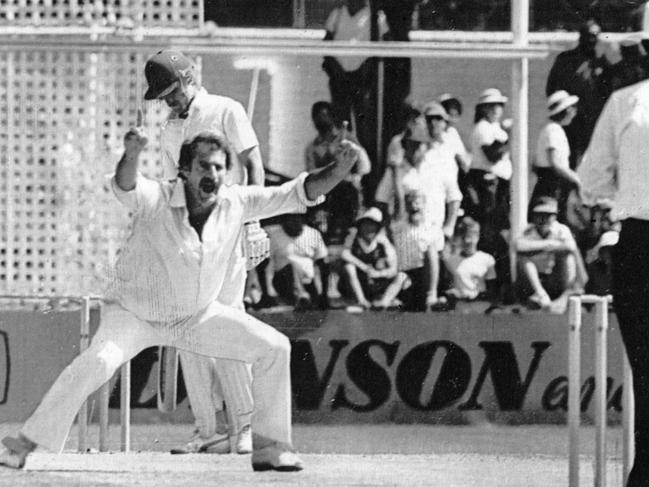 16/11/1982. Dennis Lillee appeals for the LBW of Chris Tavare. Australia v England. First Test. Ashes. Cricket. WACA. 1982.