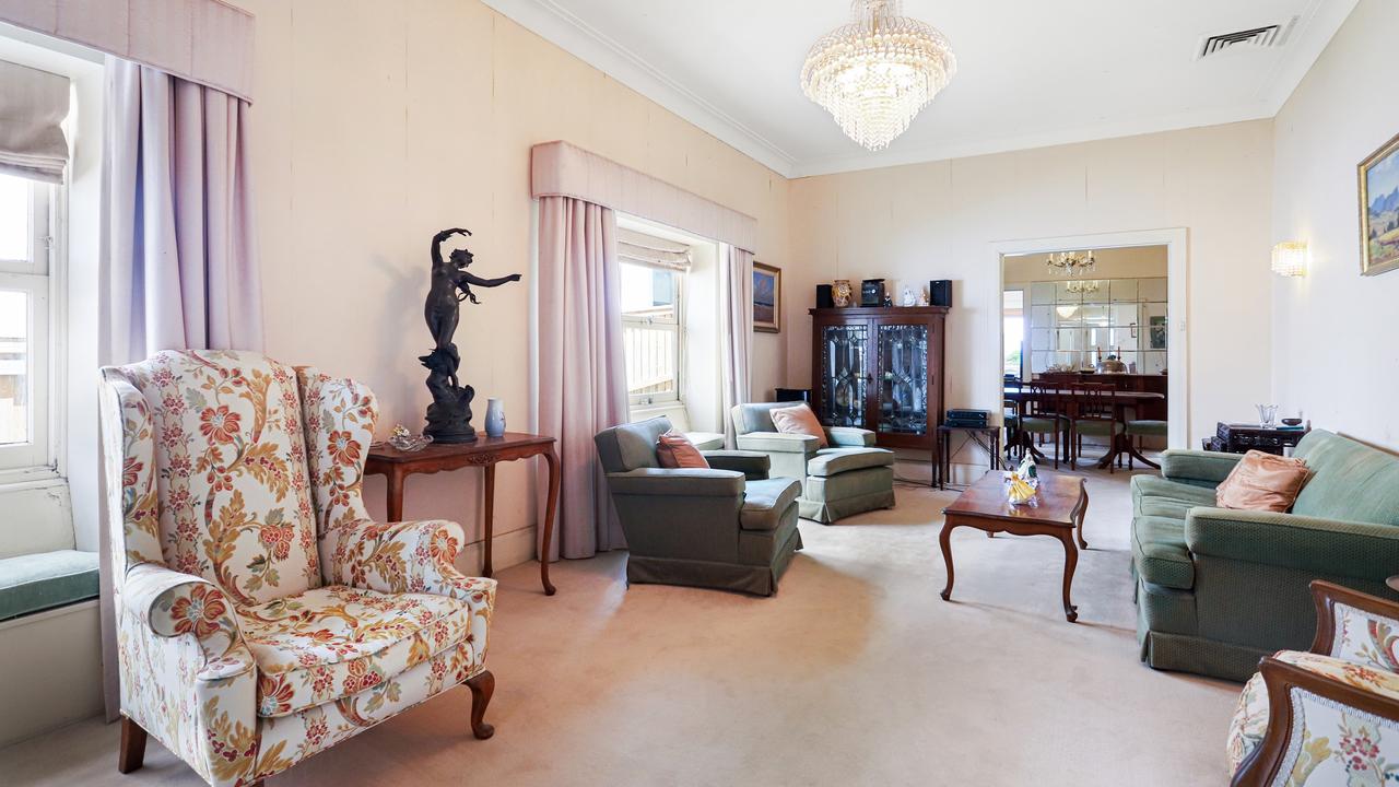 While charming, it wasn’t the interiors that won over the buyers.