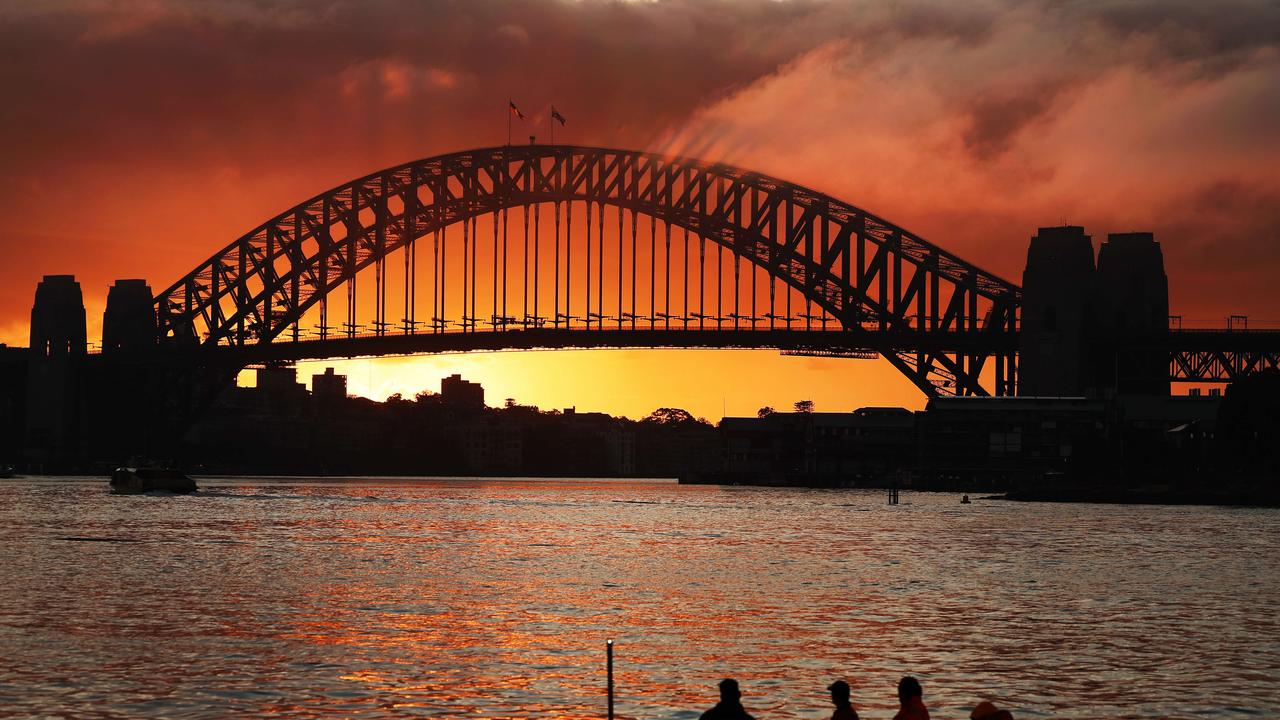 Stunning sunrise greets Sydney ahead of taste of summer