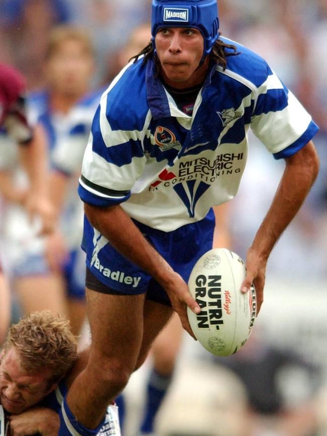 Thurston playing for the Bulldogs in April 2004.  Picture: Jenny Duggan. Turf A/CT