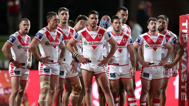 SYDNEY, AUSTRALIA – AUGUST 28: The Dragons look on during the round 16 NRL match between the St George Illawarra Dragons and the Gold Coast Titans at Netstrata Jubilee Stadium on August 28, 2020 in Sydney, Australia. (Photo by Mark Metcalfe/Getty Images)