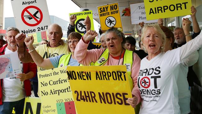 The Residents Against Western Airport action group held a protest meeting outside Penrith state Liberal MP Stuart Ayres' against Western Sydney Airport.