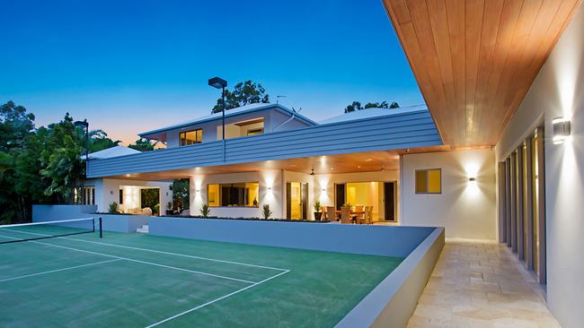 <a href="https://www.realestate.com.au/property-house-qld-mudgeeraba-127418522" title="www.realestate.com.au">Fancy some tennis?</a>
