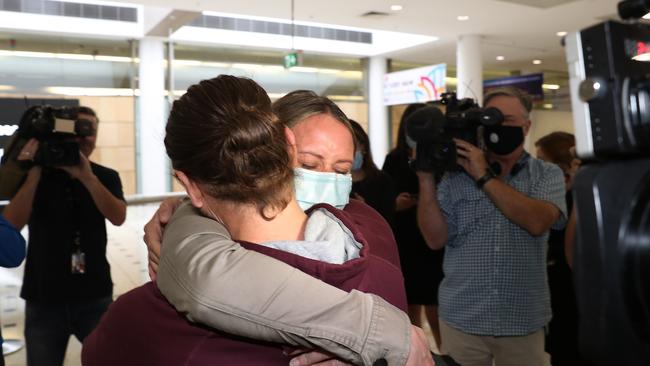 New Zealanders on Air New Zealand flight NZ103 return to Sydney Airport from Auckland. . Picture: Brett Costello