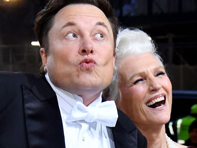 CEO, and chief engineer at SpaceX, Elon Musk and his mother, supermodel Maye Musk, arrive for the 2022 Met Gala at the Metropolitan Museum of Art on May 2, 2022, in New York. - The Gala raises money for the Metropolitan Museum of Art's Costume Institute. The Gala's 2022 theme is "In America: An Anthology of Fashion". (Photo by ANGELA  WEISS / AFP)