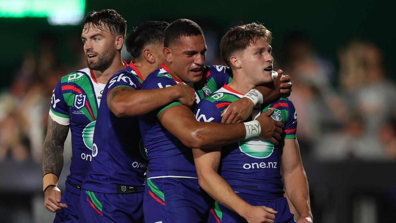 Luke Metcalf (R) has extended his stay at the Warriors. Picture: Getty Images