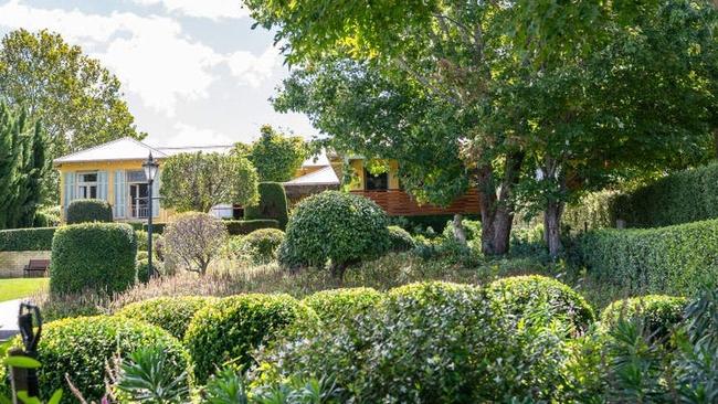 Thomas and her husband are tipped to have bought Ashrowen, in Berrima.