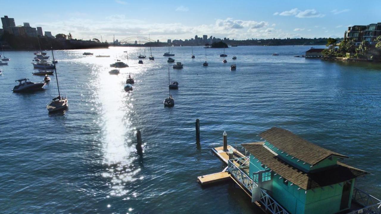 Akuna is most famous for its heritage Chinese-style pagoda boathouse.