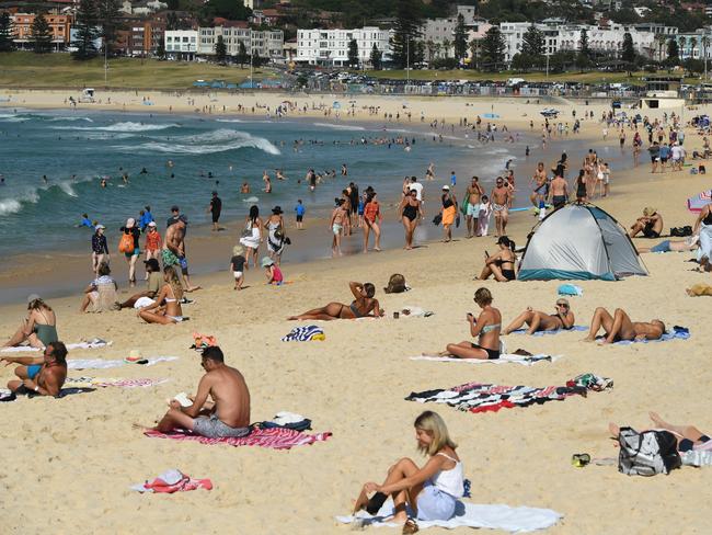 SYDNEY, AUSTRALIA - NCA NewsWire Photos JANUARY, 25, 2021: Morning crowds during heatwave conditions at Bondi Beach in Sydney. Picture: NCA NewsWire/Joel Carrett