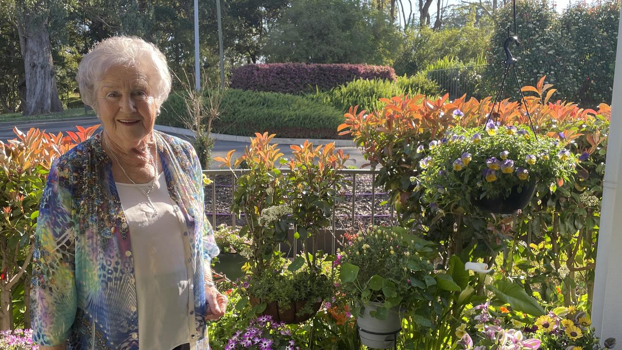 ‘Therapeutic’: Green thumb shares gardening passion with aged care residents