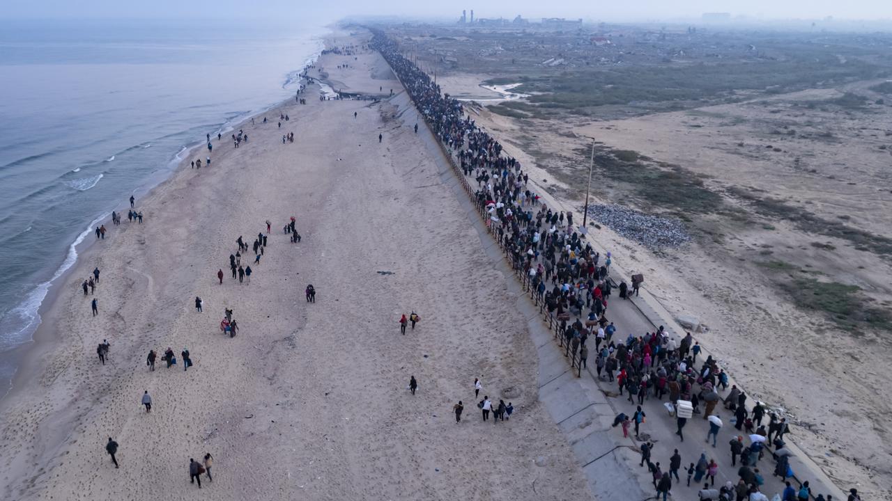 Amazing scenes as 300,000 return to war-torn Gaza