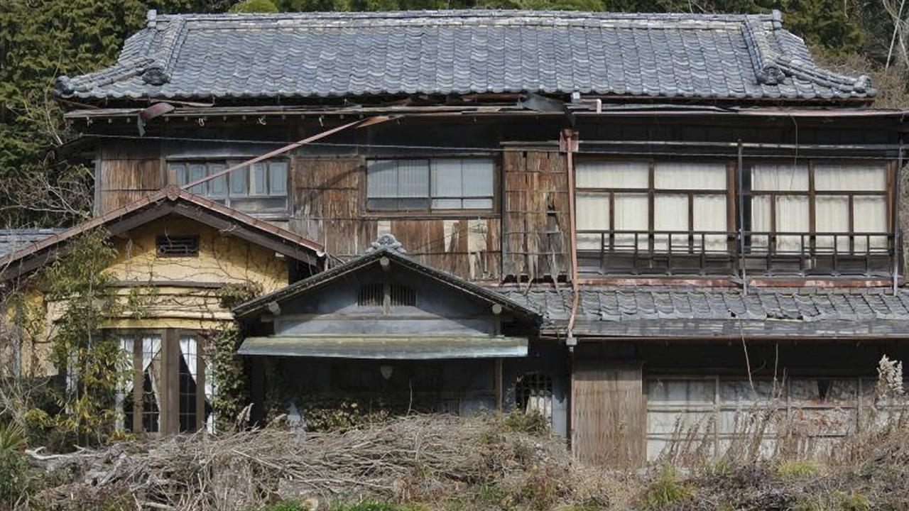 An abandoned home in Japan, colloquially known as 'akiya'.