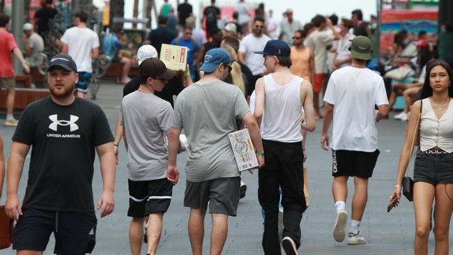 First afternoon of Schoolies in Surfers Paradise for 2021. Pic Mike Batterham