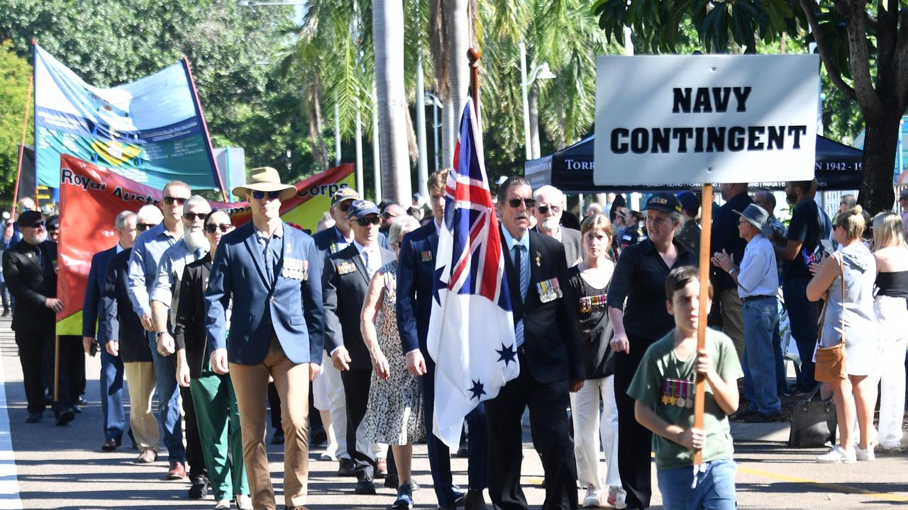 150+ photos Townsville pays respects on Anzac Day Townsville Bulletin