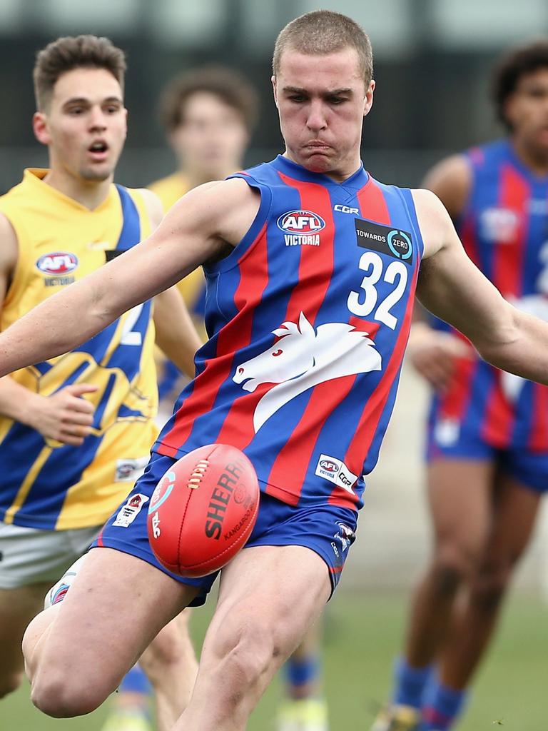 Jack Ross in action for Oakleigh Chargers in the TAC Cup.