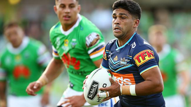 Tyrone Peachey on the run. Picture: Mark Nolan/Getty Images