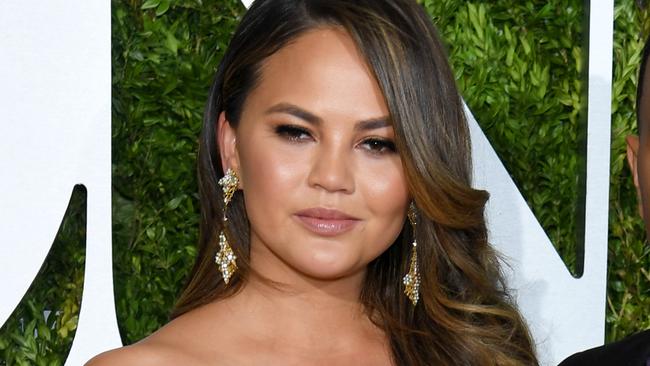 NEW YORK, NY - JUNE 11: Chrissy Teigen and John Legend attend the 2017 Tony Awards at Radio City Music Hall on June 11, 2017 in New York City.  (Photo by Dimitrios Kambouris/Getty Images for Tony Awards Productions)