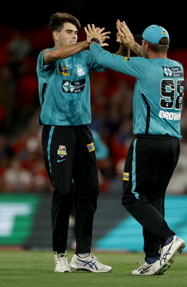 Xavier Bartlett of the Heat celebrates a wicket. (Photo by Jonathan DiMaggio/Getty Images)