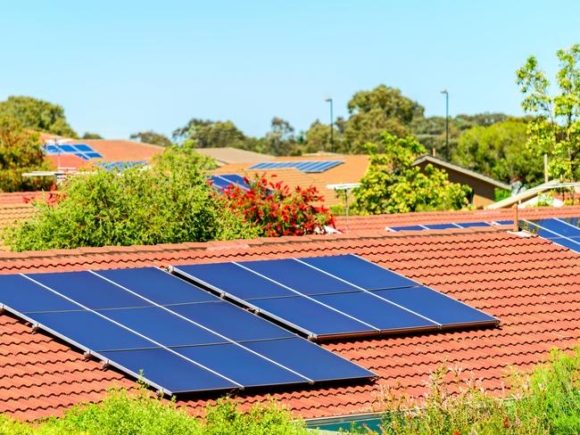sonnen-solar-battery-system-reduces-sydney-family-s-power-bill-to-fixed