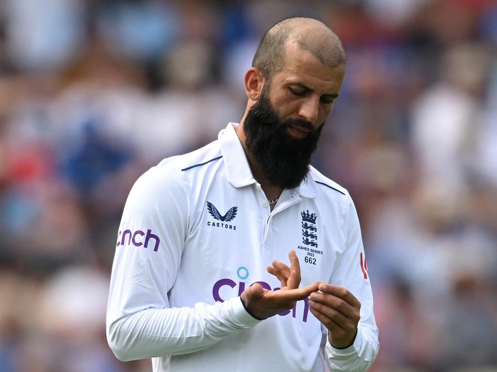 Cricket may have changed in 60 years but fingers haven’t