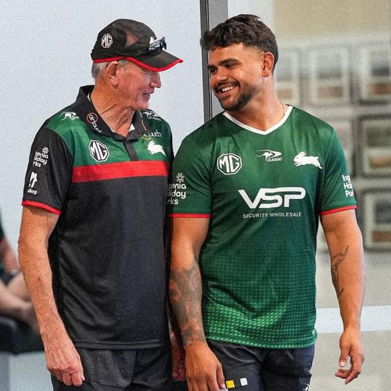 Wayne Bennett and Latrell Mitchell get reacquainted. Picture: Instagram/@ssfcrabbitohs