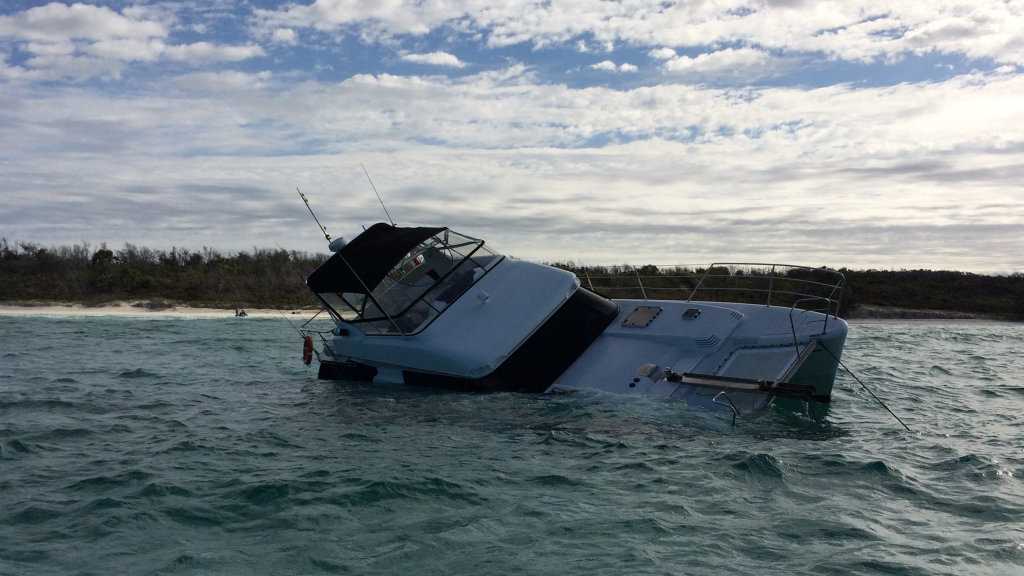 yacht sinks off fraser island