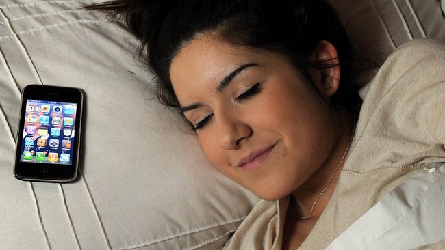 Waking up and squinting at your phone in the dark with just one eye can cause temporary blindness, doctors warn.