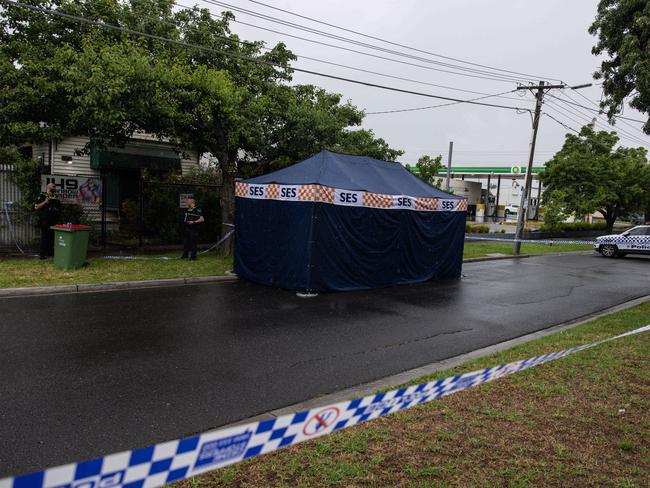 MELBOURNE, AUSTRALIA - NewsWire Photos - 30 NOVEMBER, 2024: Homicide Squad detectives are investigating the circumstances surrounding the death of a woman in Footscray last night., , Police were called to a property on Cowper Street for a welfare check on the occupant just after 8pm., , A woman, who is yet to be formally identified, was located deceased at the scene.Picture: NewsWire / Diego Fedele