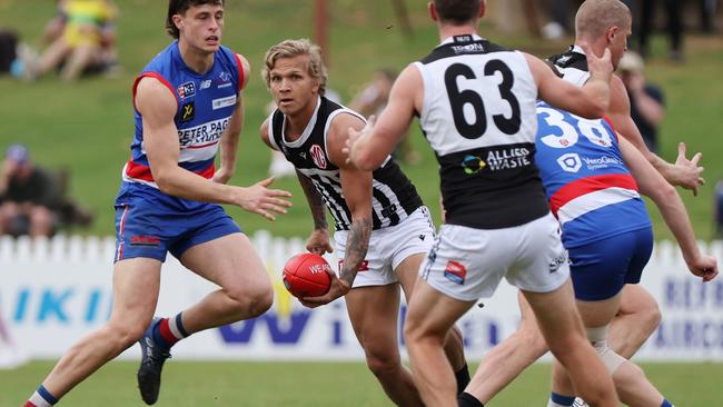 Port Adelaide’s Quinton Narkle in action against Central District at Elizabeth Oval in Round 19. Picture: David Mariuz/SANFL